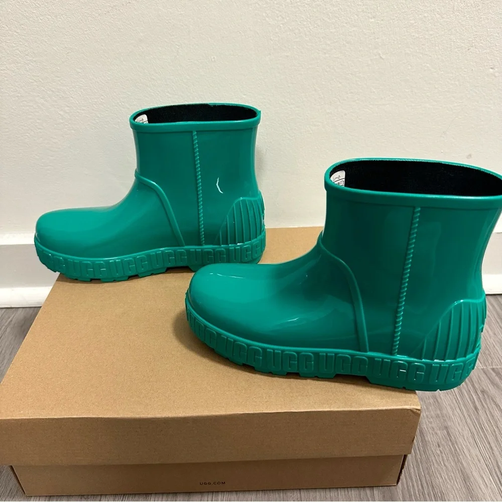 UGG new drizlita
